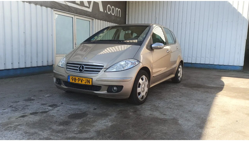 Mercedes-Benz A-Klasse 170 , Airco , leder , distrbute ketting maakt lawaai - Kombilimuzina: slika 1 Mercedes-Benz A-Klasse 170 , Airco , leder , distrbute ketting maakt lawaai - Kombilimuzina: slika 1