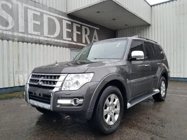 Mitsubishi Pajero GLS 3.5 - V6 , 4x4 , 7 Pers., Full Option - Avtomobil: slika 1 Mitsubishi Pajero GLS 3.5 - V6 , 4x4 , 7 Pers., Full Option - Avtomobil: slika 1
