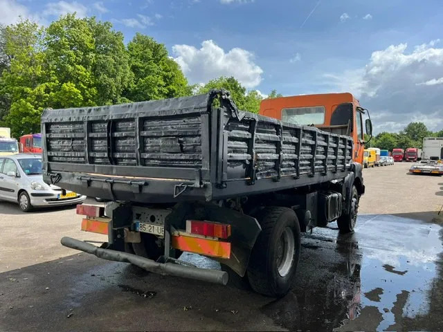 Renault Kerax 270 DCI , Manual , 3 way tipper , Spring suspension - Tovornjak prekucnik: slika 3 Renault Kerax 270 DCI , Manual , 3 way tipper , Spring suspension - Tovornjak prekucnik: slika 3