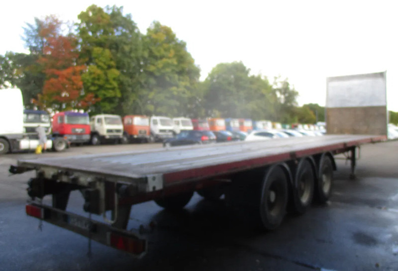 Samro SR 334 , 3 SAF Axle , Drum Brakes , Air Suspension - Polprikolica s kesonom: slika 3 Samro SR 334 , 3 SAF Axle , Drum Brakes , Air Suspension - Polprikolica s kesonom: slika 3