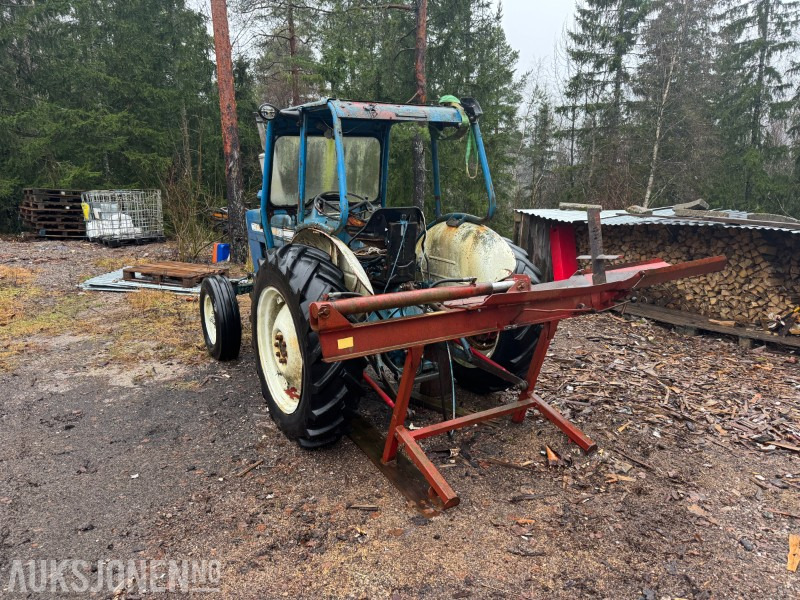1972 Ford 3000 - Med vedkløyver - Traktor: slika 4 1972 Ford 3000 - Med vedkløyver - Traktor: slika 4