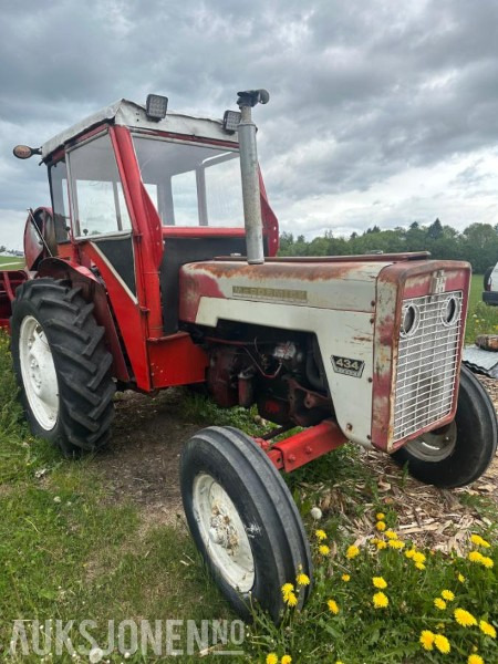 1973/1974 McCormick 434 med Dalen 1254 vedmaskin - Traktor: slika 1 1973/1974 McCormick 434 med Dalen 1254 vedmaskin - Traktor: slika 1