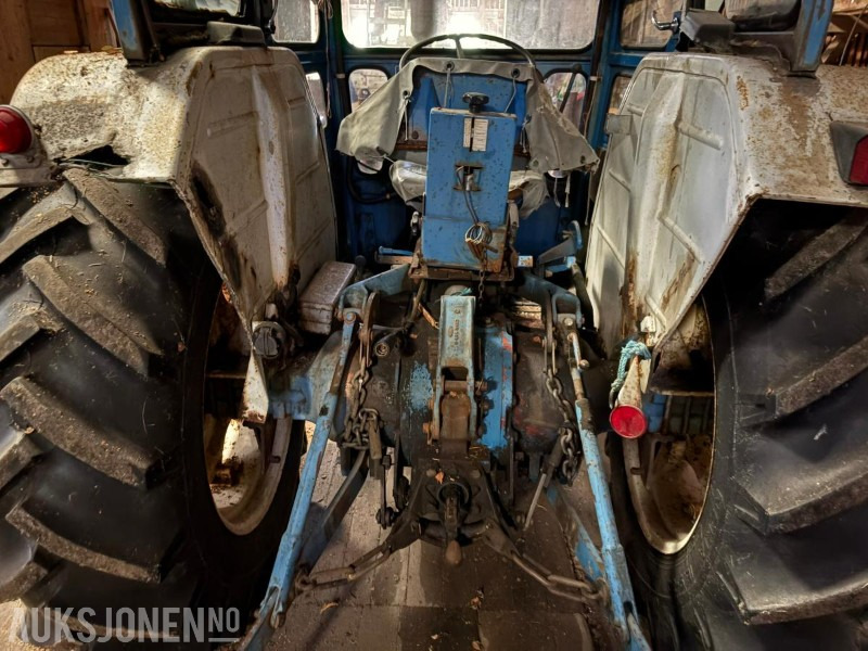 1975 FORD 4000 MED FRONTLASTER - Traktor: slika 4 1975 FORD 4000 MED FRONTLASTER - Traktor: slika 4