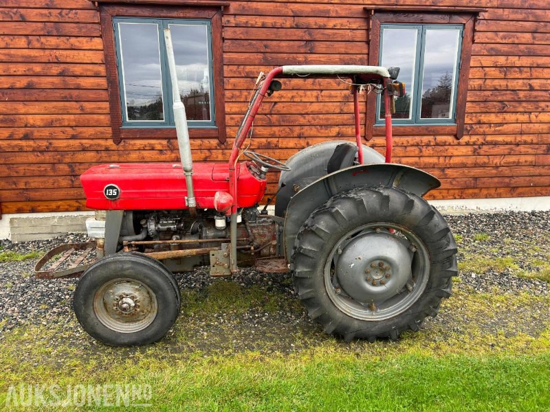 1978 Massey Ferguson MF 135 restaureringsobjekt - Traktor: slika 3 1978 Massey Ferguson MF 135 restaureringsobjekt - Traktor: slika 3