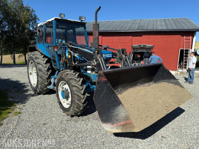 1985 Ford 6610 4x4 selges uten MVA med frontlaster, tvillinghjul bak og ekstra lodd fram. - Traktor: slika 2 1985 Ford 6610 4x4 selges uten MVA med frontlaster, tvillinghjul bak og ekstra lodd fram. - Traktor: slika 2