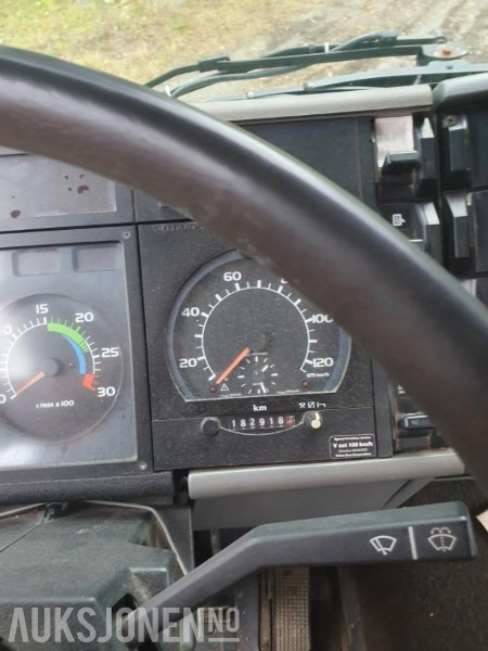 Tovornjak prekucnik 1986 Volvo FL6164X2 tippbil med kran: slika 15