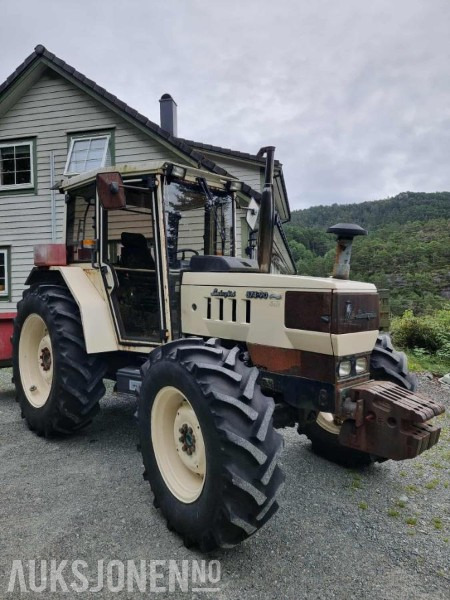 1987 Lamborghini 874-90 turbo MVA FRI SKJÆR SKUFFE 4 KJETTINGER - Traktor: slika 2 1987 Lamborghini 874-90 turbo MVA FRI SKJÆR SKUFFE 4 KJETTINGER - Traktor: slika 2