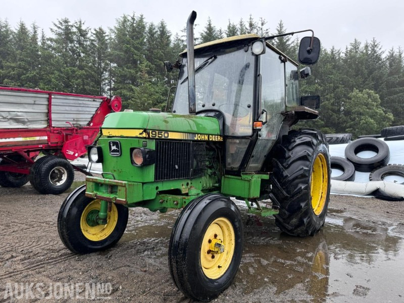 1988 John Deere 1950 POWER SYNCHRON med toppstag og triangelfeste - Traktor: slika 1 1988 John Deere 1950 POWER SYNCHRON med toppstag og triangelfeste - Traktor: slika 1