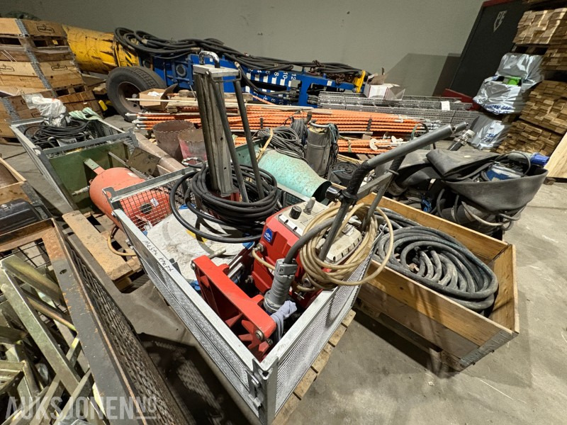 1996 Hilti D-LP 15 hydraulisk kraftstasjon - Gradbena oprema: slika 1 1996 Hilti D-LP 15 hydraulisk kraftstasjon - Gradbena oprema: slika 1