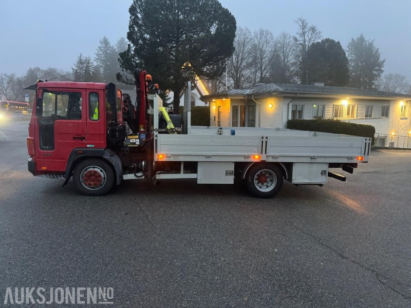 2000 Volvo FL611 med kran og plan KUN 98.766km EU OK TIL 09.12.2026 - Tovornjak z dvigalom: slika 1 2000 Volvo FL611 med kran og plan KUN 98.766km EU OK TIL 09.12.2026 - Tovornjak z dvigalom: slika 1