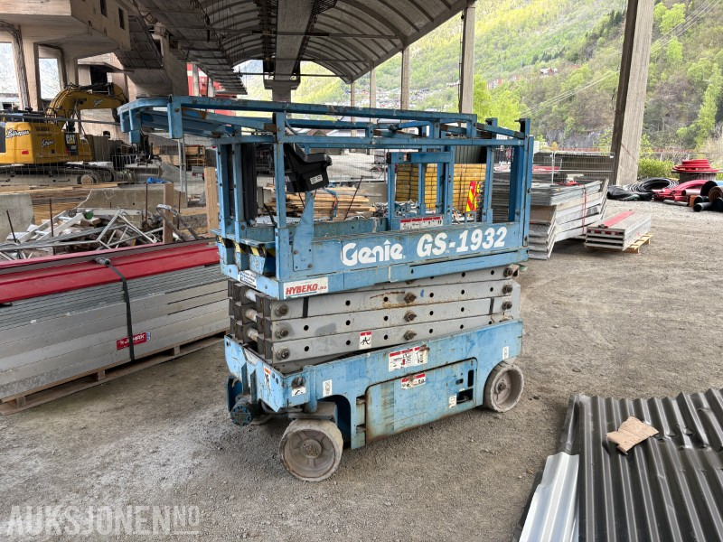 2002 Genie GS-1932 - 277 timer - Dvižna ploščad: slika 1 2002 Genie GS-1932 - 277 timer - Dvižna ploščad: slika 1