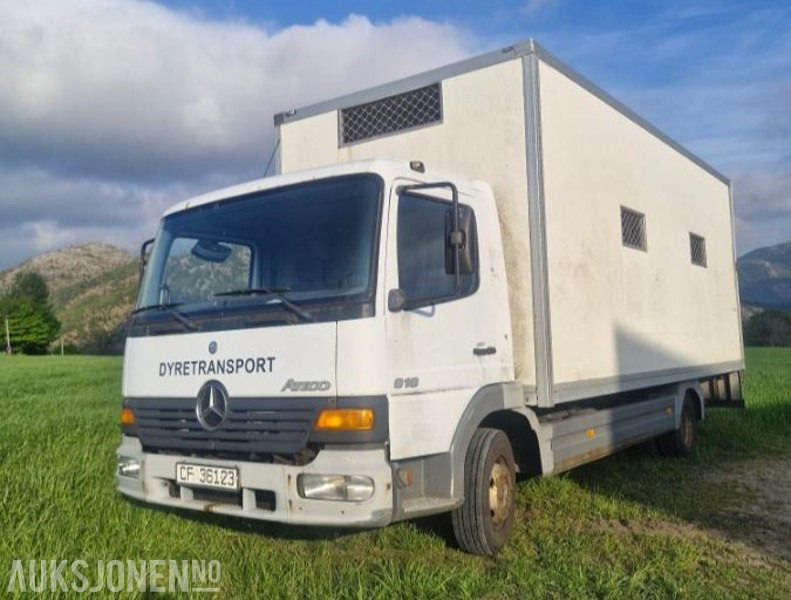2003 Mercedes-Benz 818 - Skapbil/dyretansportbil - Tovornjak za prevoz živine: slika 1 2003 Mercedes-Benz 818 - Skapbil/dyretansportbil - Tovornjak za prevoz živine: slika 1