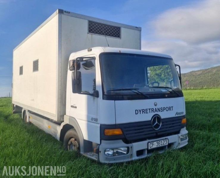 2003 Mercedes-Benz 818 - Skapbil/dyretansportbil - Tovornjak za prevoz živine: slika 3 2003 Mercedes-Benz 818 - Skapbil/dyretansportbil - Tovornjak za prevoz živine: slika 3