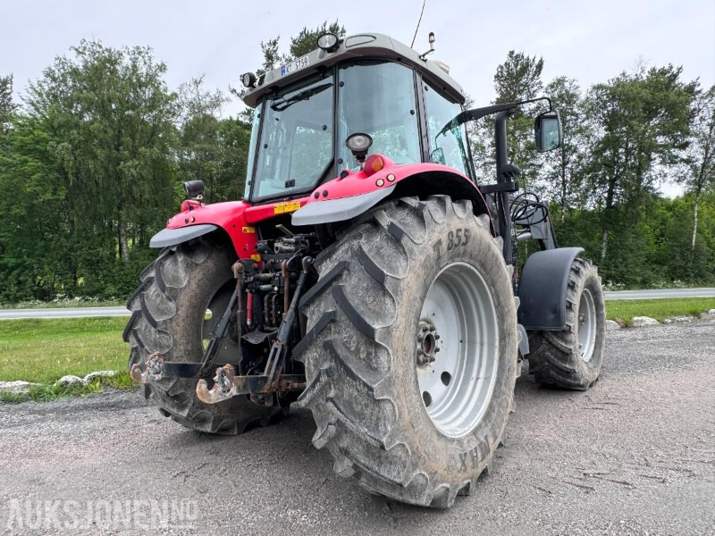 2004 Massey Ferguson 6480 Dynashift - Frontlaster med hydraulisk redskapslås - Fronthydraulikk - 40 km - Fjærende hytte - tredje funksjon - Traktor: slika 4 2004 Massey Ferguson 6480 Dynashift - Frontlaster med hydraulisk redskapslås - Fronthydraulikk - 40 km - Fjærende hytte - tredje funksjon - Traktor: slika 4