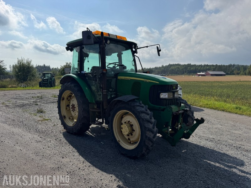 2005 John Deere 5720 Traktor - Fronthydraulikk - Vendegir - Traktor: slika 4 2005 John Deere 5720 Traktor - Fronthydraulikk - Vendegir - Traktor: slika 4