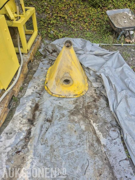 2006 Atlas Copco Injeksjons platform - Gradbena oprema: slika 4 2006 Atlas Copco Injeksjons platform - Gradbena oprema: slika 4