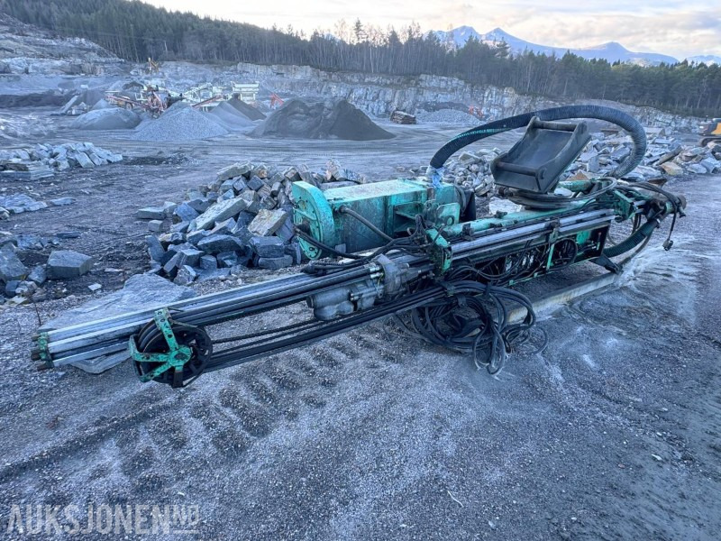 2006 IR Montabert boretårn CPA 225 - HC 40 hammer - Nytt S70 feste i 2022 - Ilmeg støvsuger - kompressor - Vrtalna naprava: slika 2 2006 IR Montabert boretårn CPA 225 - HC 40 hammer - Nytt S70 feste i 2022 - Ilmeg støvsuger - kompressor - Vrtalna naprava: slika 2