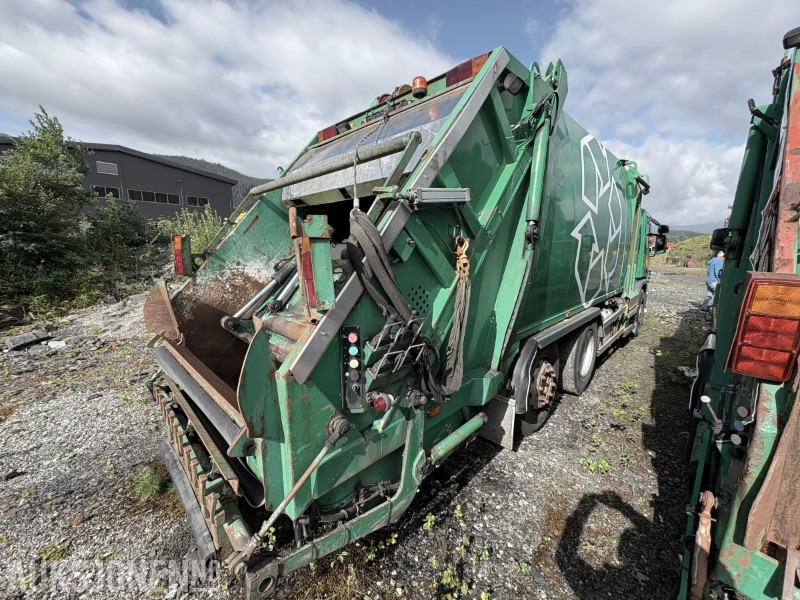2006 Scania P380 2-kammers komprimatorbil - renovasjonsbil - bossbil - Smetarski tovornjak: slika 3 2006 Scania P380 2-kammers komprimatorbil - renovasjonsbil - bossbil - Smetarski tovornjak: slika 3
