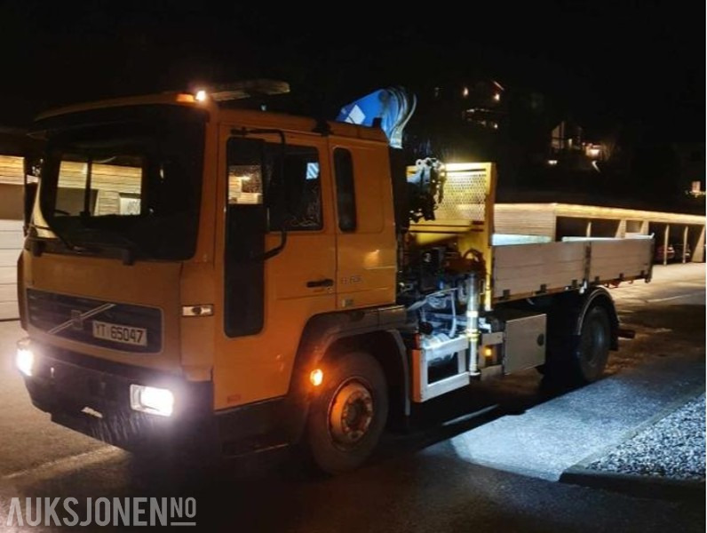 2006 Volvo FL6 med tipp og kran NYLIG EU OK TIL 22.10.2026 - Tovornjak z dvigalom: slika 1 2006 Volvo FL6 med tipp og kran NYLIG EU OK TIL 22.10.2026 - Tovornjak z dvigalom: slika 1