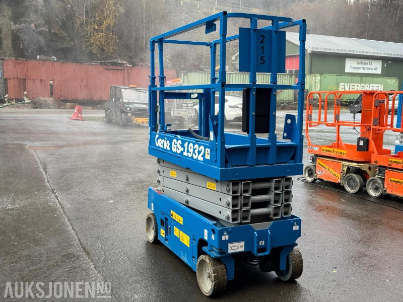 2008 Genie 1932 sakselift / 8 meter - Dvižna ploščad: slika 2 2008 Genie 1932 sakselift / 8 meter - Dvižna ploščad: slika 2