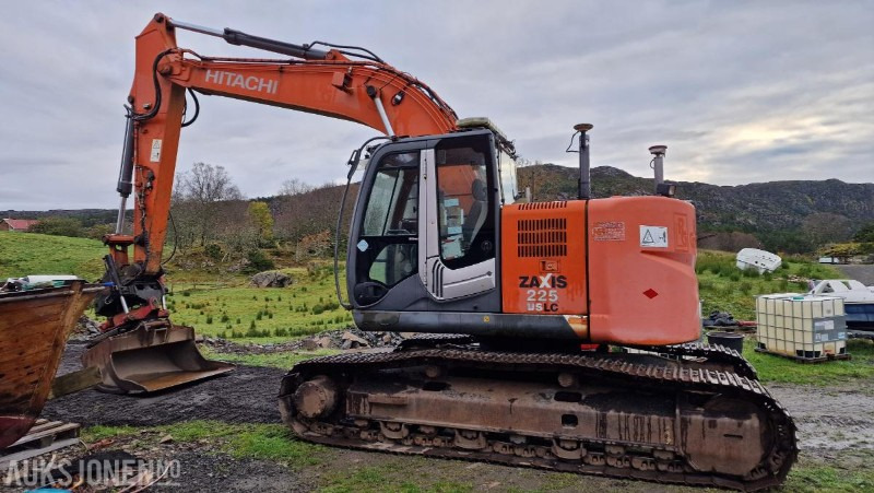 2009 Hitachi ZX225USLC-3 Beltegraver m/GPS/Rototilt med klype/3 skuffer, 12800 timer - Bager: slika 3 2009 Hitachi ZX225USLC-3 Beltegraver m/GPS/Rototilt med klype/3 skuffer, 12800 timer - Bager: slika 3