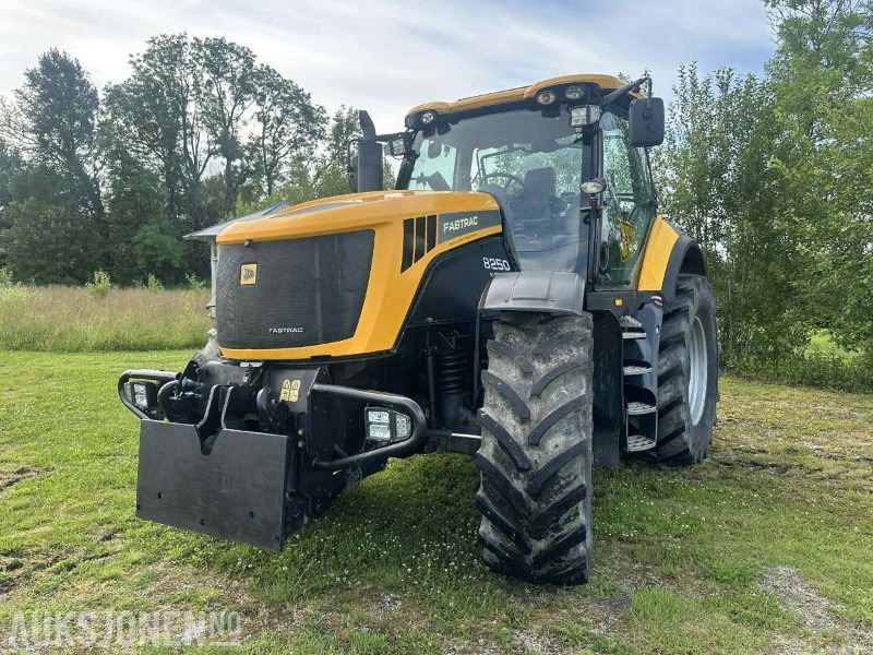 2009 JCB 8250 FASTTRAC - Traktor: slika 2 2009 JCB 8250 FASTTRAC - Traktor: slika 2