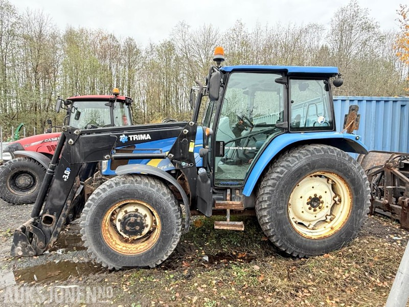2010 New Holland T5070 traktor / Trima frontlaster / 4X4 - Traktor: slika 2 2010 New Holland T5070 traktor / Trima frontlaster / 4X4 - Traktor: slika 2