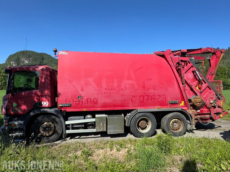 2010 Scania P-serie komprimatorbil med kran / Nylig EU-godkjent - Smetarski tovornjak: slika 2 2010 Scania P-serie komprimatorbil med kran / Nylig EU-godkjent - Smetarski tovornjak: slika 2