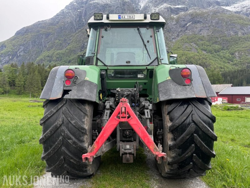 2011 Fendt 718 Vario - Frontlaster - Front hydraulikk - PTO foran - 50 km/t - Traktor: slika 5 2011 Fendt 718 Vario - Frontlaster - Front hydraulikk - PTO foran - 50 km/t - Traktor: slika 5
