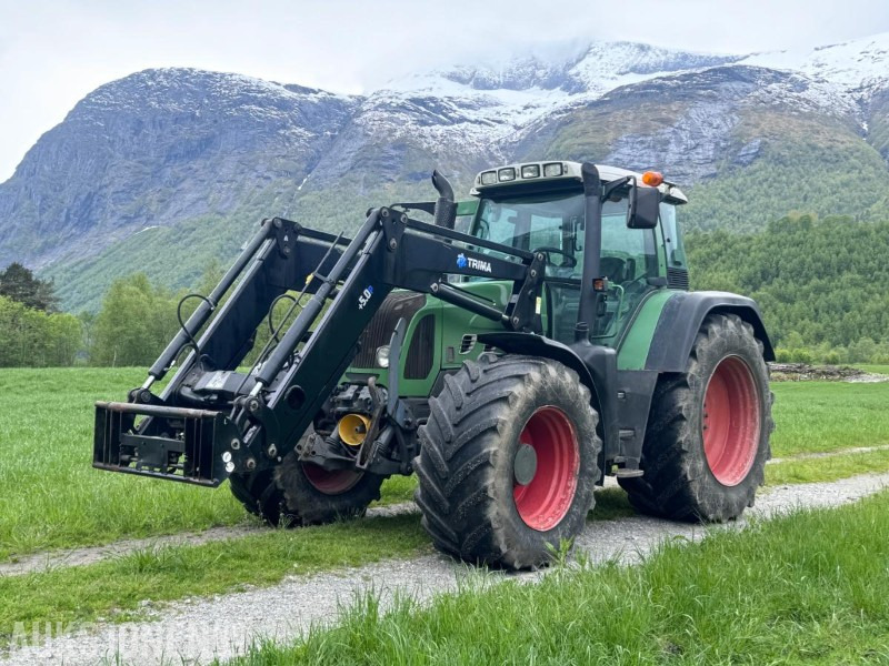 2011 Fendt 718 Vario - Frontlaster - Front hydraulikk - PTO foran - 50 km/t - Traktor: slika 1 2011 Fendt 718 Vario - Frontlaster - Front hydraulikk - PTO foran - 50 km/t - Traktor: slika 1