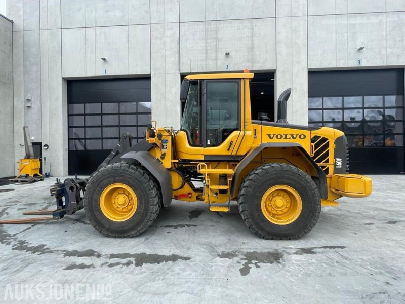 2011 VOLVO L60F HJULLASTER - SPAKSTYRING - NYE DEKK - BBS - 3-4 FUNKSJON - PALLEGAFLER - SKUFFE - KAMERA - MYE PÅKOSTET! - Kolesni nakladalec: slika 5 2011 VOLVO L60F HJULLASTER - SPAKSTYRING - NYE DEKK - BBS - 3-4 FUNKSJON - PALLEGAFLER - SKUFFE - KAMERA - MYE PÅKOSTET! - Kolesni nakladalec: slika 5
