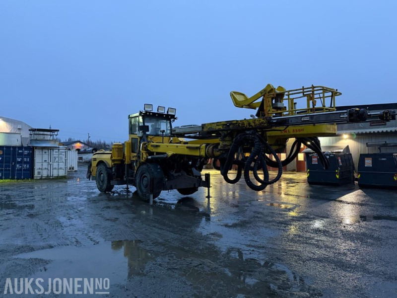 2012 Atlas Copco Boomer E2C Borerigg, To-bom oppsett med integrert kurv - Vrtalna naprava: slika 3 2012 Atlas Copco Boomer E2C Borerigg, To-bom oppsett med integrert kurv - Vrtalna naprava: slika 3
