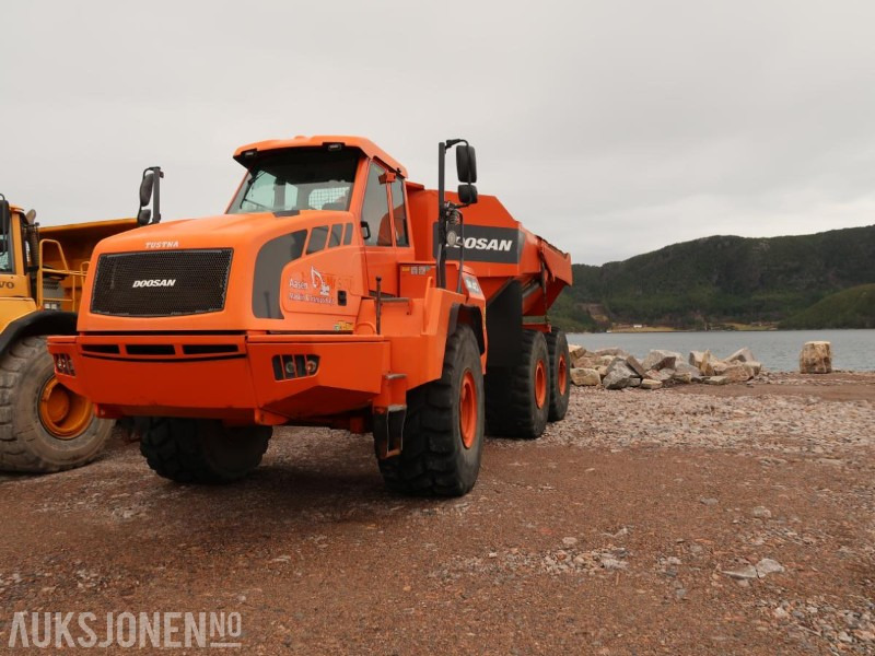 2013 Doosan DA40 Dumper - 6x6 - 24.4 m3 - Høy baklem - Varme i kasse - Sertifisert - Demper: slika 1 2013 Doosan DA40 Dumper - 6x6 - 24.4 m3 - Høy baklem - Varme i kasse - Sertifisert - Demper: slika 1