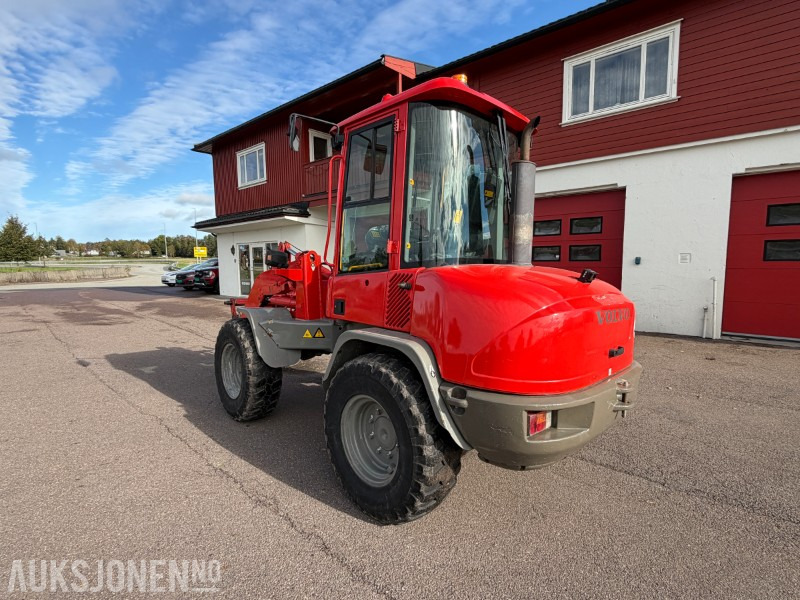 2013 Volvo L30B-Z7X Hjullaster - 6650kg - Ryggekamera - Universalskuff - Pallegafler - Kolesni nakladalec: slika 3 2013 Volvo L30B-Z7X Hjullaster - 6650kg - Ryggekamera - Universalskuff - Pallegafler - Kolesni nakladalec: slika 3