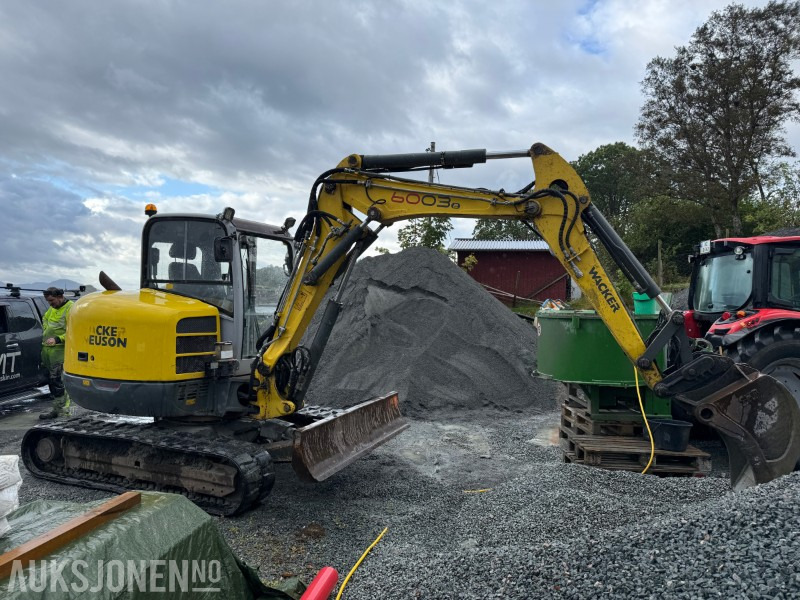 2013 Wacker Neuson 6003 - Gravemaskin - VA-bom - Gummibelter - tiltrotator - skjær - pusseskuff - 3535 timer - Bager: slika 4 2013 Wacker Neuson 6003 - Gravemaskin - VA-bom - Gummibelter - tiltrotator - skjær - pusseskuff - 3535 timer - Bager: slika 4