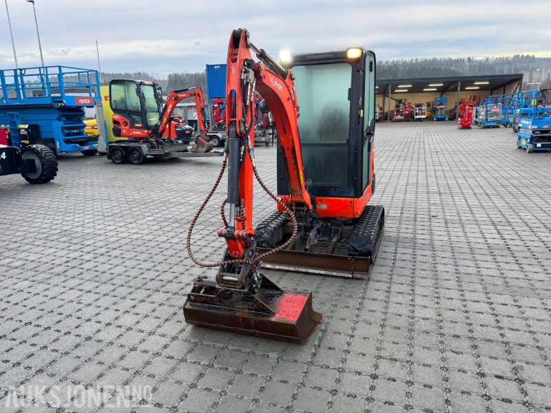 2014 Kubota KX019-4 minigraver - 4225 timer - Mini bager: slika 2 2014 Kubota KX019-4 minigraver - 4225 timer - Mini bager: slika 2