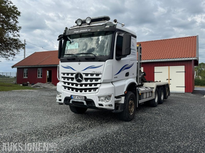 2014 Mercedes-Benz Arocs 32518x4 krokbil med Palfinger T20A knekkbar krokarm 326148km - Kotalni prekucni tovornjak: slika 1 2014 Mercedes-Benz Arocs 32518x4 krokbil med Palfinger T20A knekkbar krokarm 326148km - Kotalni prekucni tovornjak: slika 1