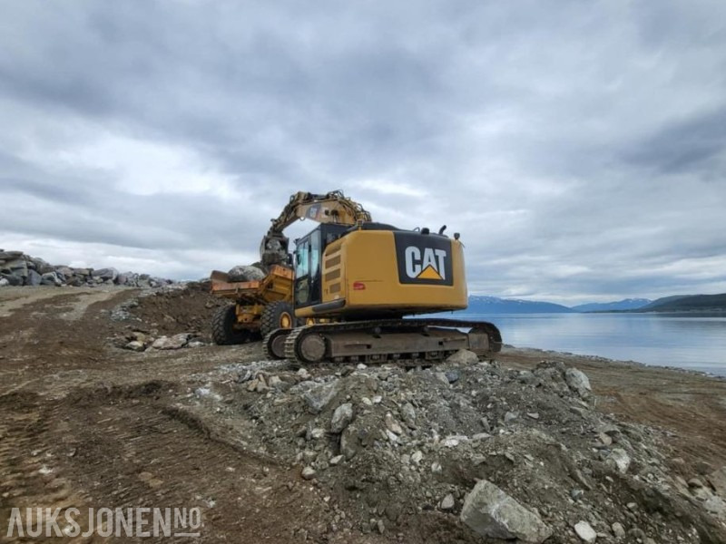 2015 Cat 320E LRR - Beltegraver - 2 skuffer - Bager: slika 4 2015 Cat 320E LRR - Beltegraver - 2 skuffer - Bager: slika 4