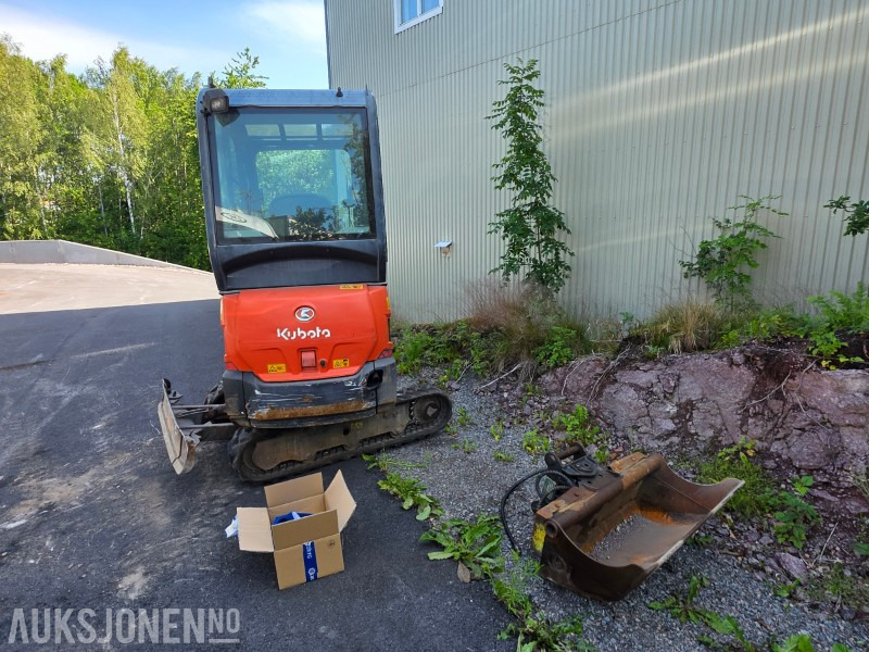 2015 Kubota KX019-4 Minigraver med grave og pusseskuff - Mini bager: slika 4 2015 Kubota KX019-4 Minigraver med grave og pusseskuff - Mini bager: slika 4