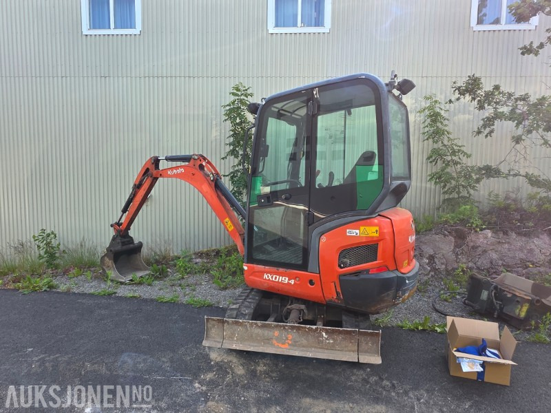 2015 Kubota KX019-4 Minigraver med grave og pusseskuff - Mini bager: slika 3 2015 Kubota KX019-4 Minigraver med grave og pusseskuff - Mini bager: slika 3