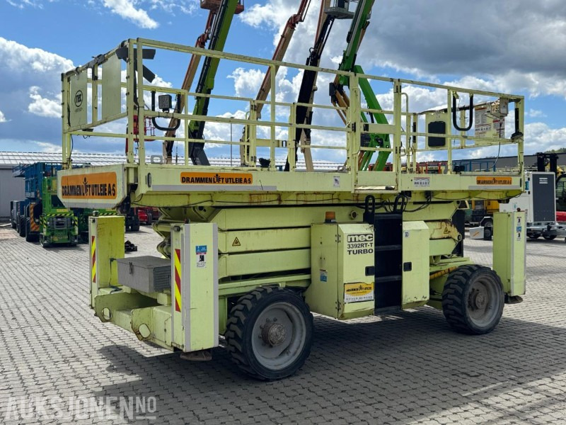 2015 MEC 3392RT sakselift / 4X4 / 12 meter arbeidshøyde - Dvižna ploščad: slika 3 2015 MEC 3392RT sakselift / 4X4 / 12 meter arbeidshøyde - Dvižna ploščad: slika 3