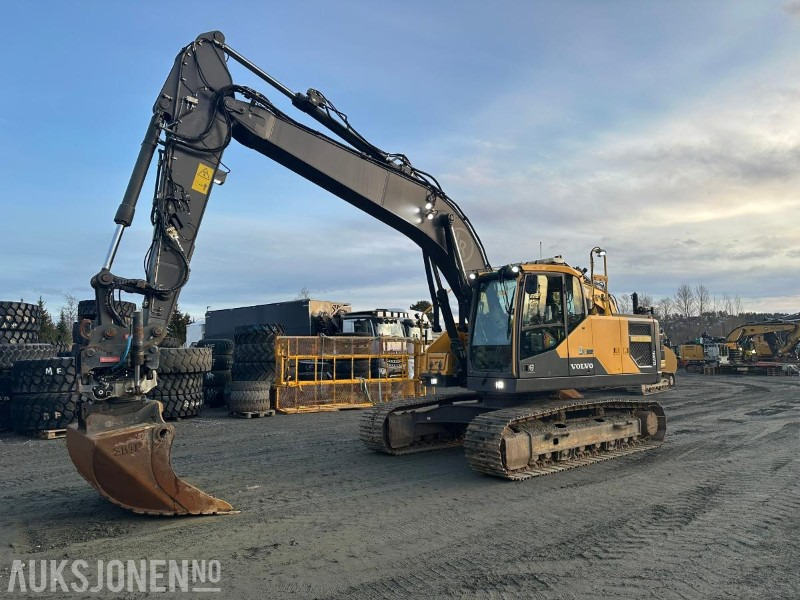 2015 Volvo EC220EL gravemaskin - Bager: slika 1 2015 Volvo EC220EL gravemaskin - Bager: slika 1