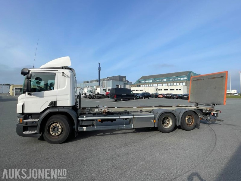 2016 Scania P370 LB6x2 lastebil med lift/løftebord - 3-akslet - Kamera - 208601 km. - Kontejnerski tovornjak/ Tovornjak z zamenljivim tovoriščem: slika 2 2016 Scania P370 LB6x2 lastebil med lift/løftebord - 3-akslet - Kamera - 208601 km. - Kontejnerski tovornjak/ Tovornjak z zamenljivim tovoriščem: slika 2