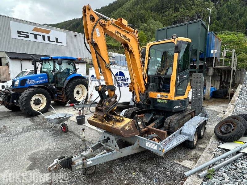 2017 Hyundai Robex 25z-9AK Minigraver med maskinhenger og tilbehør, 909 timer - Mini bager: slika 1 2017 Hyundai Robex 25z-9AK Minigraver med maskinhenger og tilbehør, 909 timer - Mini bager: slika 1