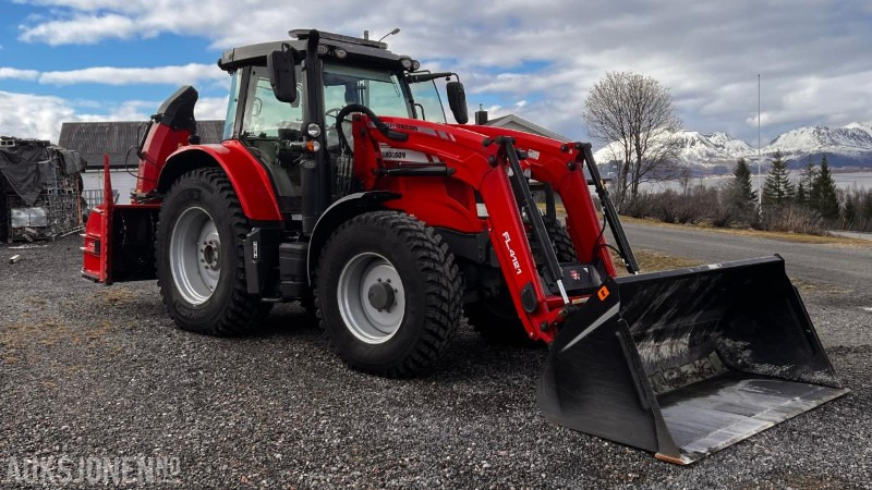 2017 Massey Ferguson 6714 S Dyna VT * Eu Godkjent * 2503 Timer * - Traktor: slika 2 2017 Massey Ferguson 6714 S Dyna VT * Eu Godkjent * 2503 Timer * - Traktor: slika 2