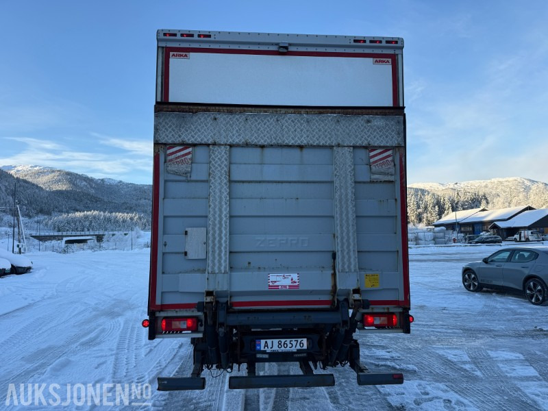 2017 Volvo FM 330 Euro 6 skapbil - 406117 km - Eu godkjent. - Tovornjak zabojnik: slika 4 2017 Volvo FM 330 Euro 6 skapbil - 406117 km - Eu godkjent. - Tovornjak zabojnik: slika 4