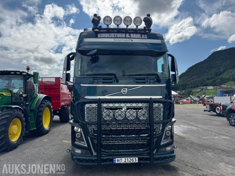 2018 Volvo FH16 8X4 komplett tømmerbil med kran og henger. - Tovornjak za prevoz lesa, Tovornjak z dvigalom: slika 2 2018 Volvo FH16 8X4 komplett tømmerbil med kran og henger. - Tovornjak za prevoz lesa, Tovornjak z dvigalom: slika 2