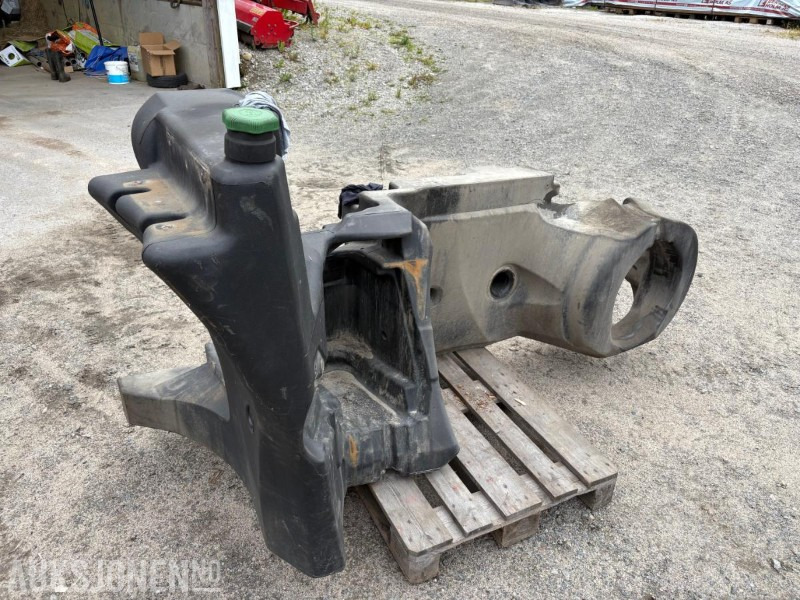 2020 Dieseltank til John Deere 6215 - Traktor: slika 1 2020 Dieseltank til John Deere 6215 - Traktor: slika 1