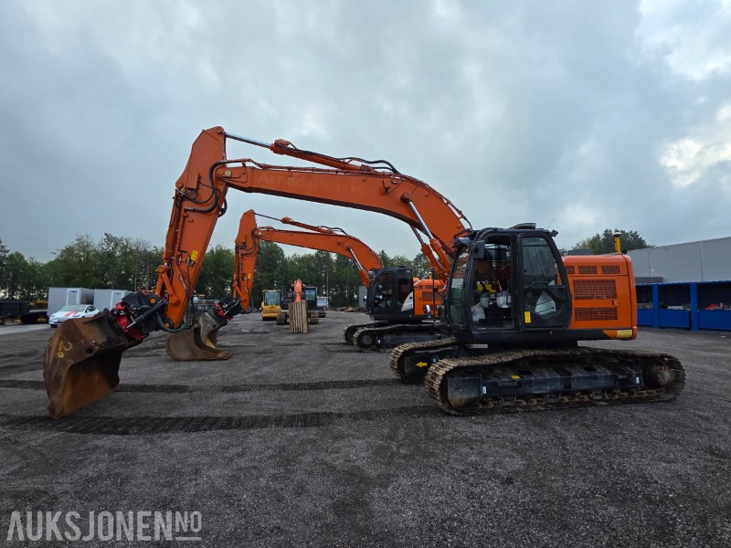 2020 Hitachi ZX225 Beltegraver - Hella GPS - R6 Rototilt - Graveskuff - Kamera - 3270 arbeidstimer - Bager: slika 2 2020 Hitachi ZX225 Beltegraver - Hella GPS - R6 Rototilt - Graveskuff - Kamera - 3270 arbeidstimer - Bager: slika 2