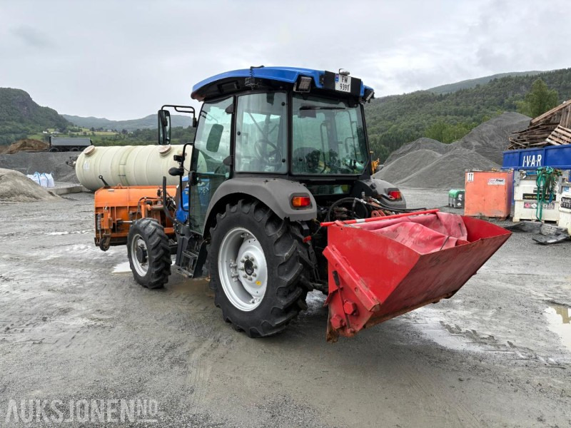 2020 Solis 50 med frontlaster,strøapparat og brøyteskjær - Traktor: slika 3 2020 Solis 50 med frontlaster,strøapparat og brøyteskjær - Traktor: slika 3